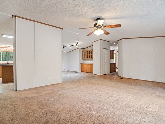 4th image of 1229 Sandy Oaks Rd
