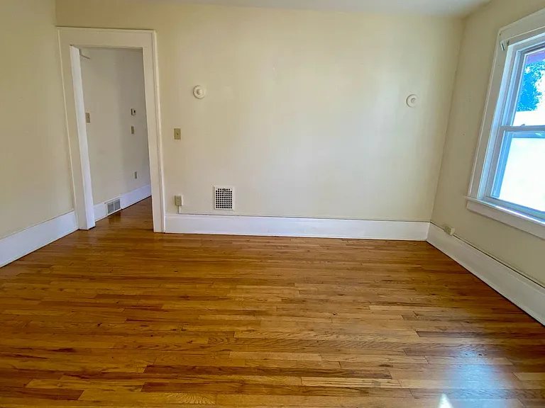 150 N Midler Ave #2 — Photo 14
