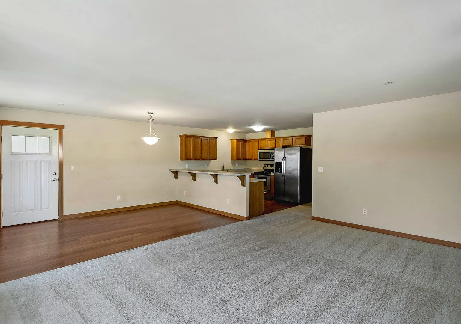 3 Bed 2 Bath - Nice Condition Mirabella Square Condo - NAS Whidbey — Photo 3