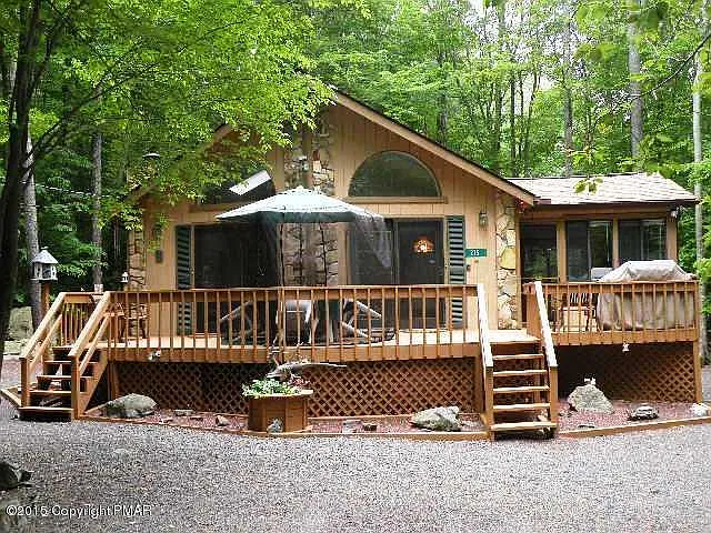 215 Farmers Ln photo 1