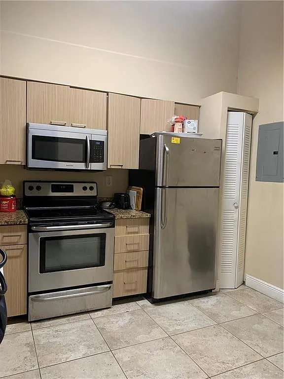 2 bed, 2.0 bath, 1185 sqft, $2,200 — Photo 4
