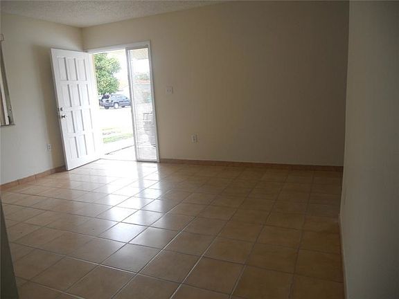 2nd image of 213 Grand Canal Dr