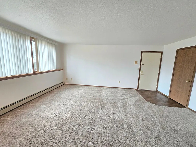 Pebble Creek Apartments — Photo 9