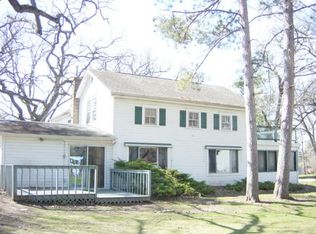 418 Mineral Springs Dr, McHenry, IL 60051