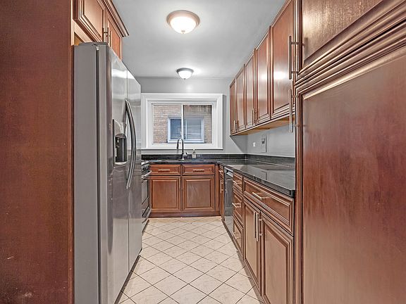 5th image of 6134 N Damen Ave APT 2B