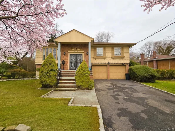 112 Crescent Drive, Searingtown, NY 11507