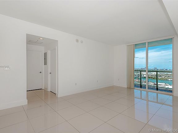 3rd image of 253 NE 2nd St APT 2300