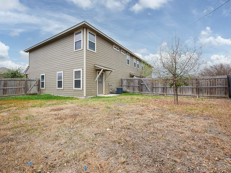 6615 Arancione Ave #104 — Photo 15