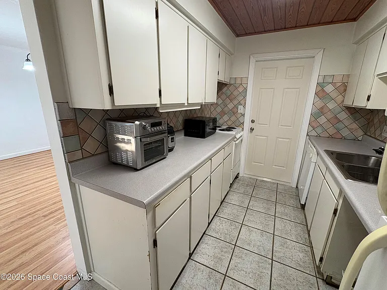 1350 Atlantic St #10S — Photo 8