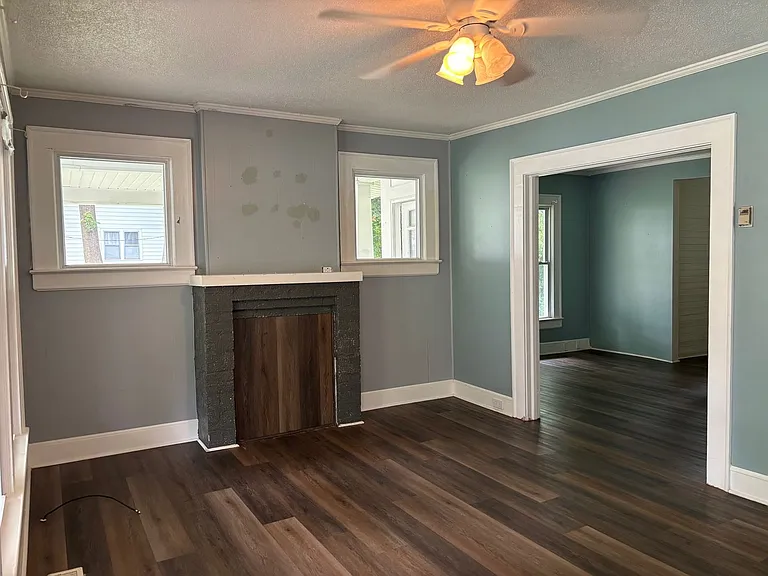 825 Dixon Ave — Photo 5