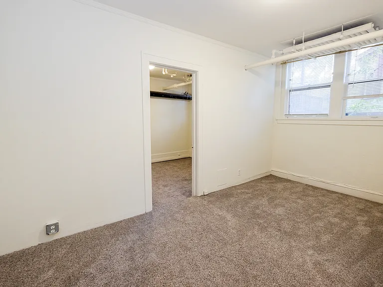 3220 Garfield Avenue — Photo 30