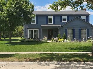 5863 Faircastle Dr, Troy, MI 48098