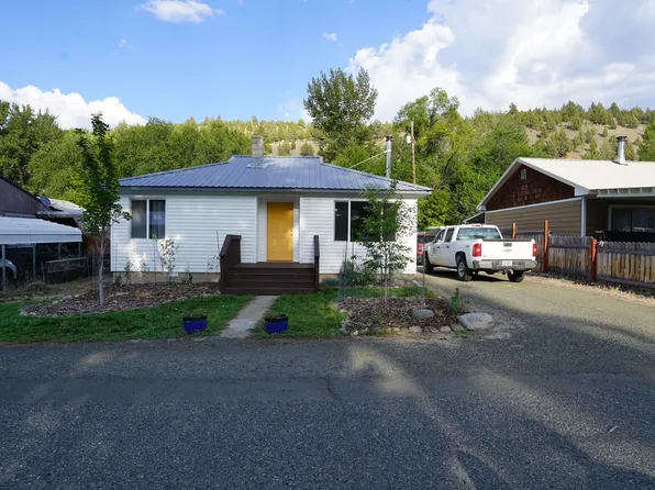 230 N Humbolt St, Canyon City, OR 97820