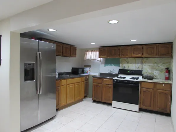 828 Windmill Ave #1, West Babylon, NY 11704