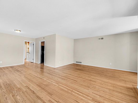 3rd image of 861 Santa Lucia Ave