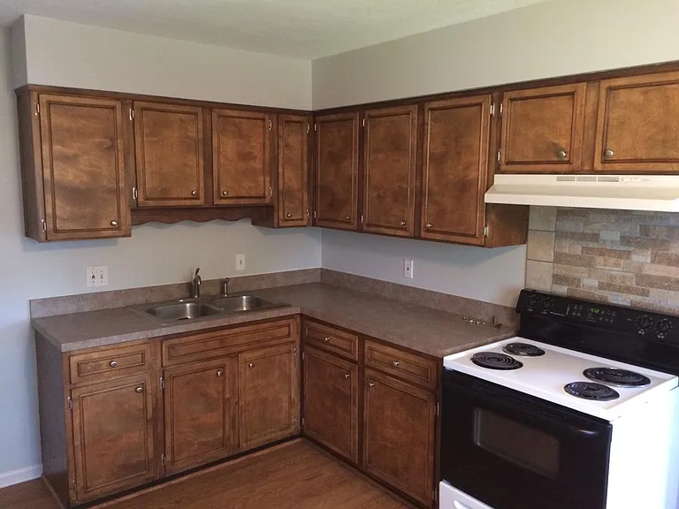 Kitchen w/dining