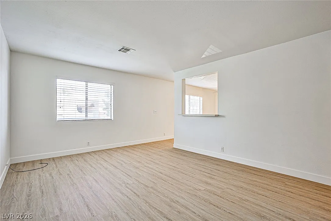 3 bed, 2.0 bath, 1222 sqft, $1,590 — Photo 4