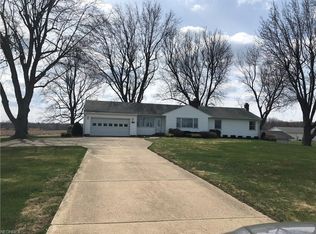 1249 Lake Rd, Conneaut, OH 44030