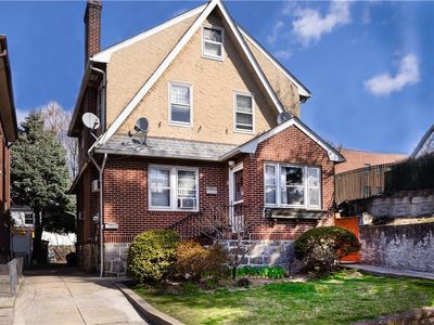 5 Harold Court, New Rochelle, NY, 10801