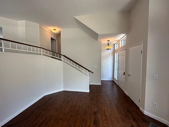 5th image of 1006 Barber Ln
