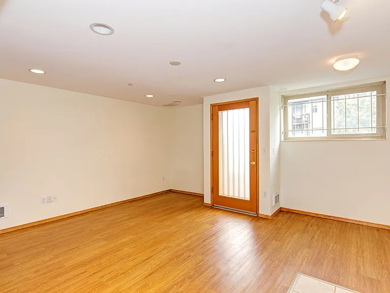 Florentia Street Apartments — Photo 2