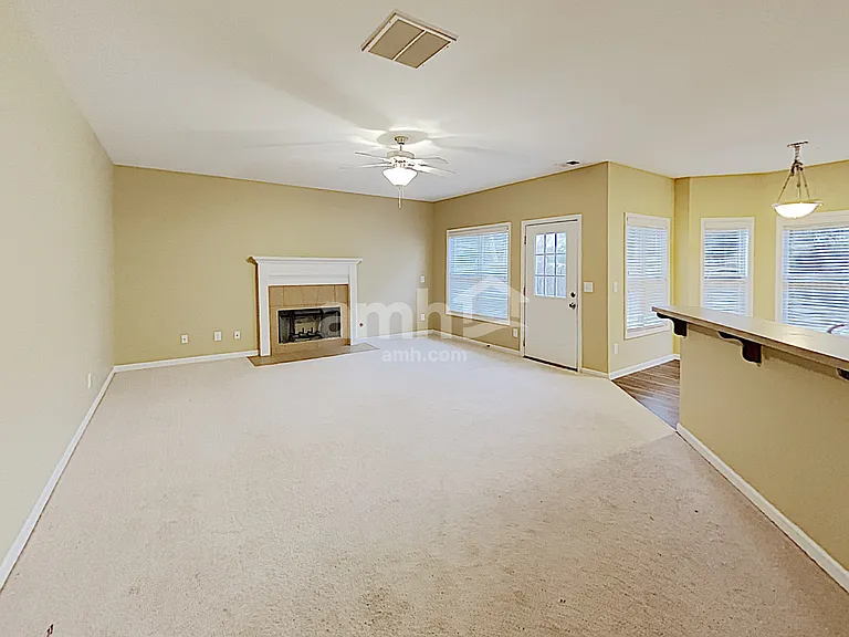 492 Winter Haven Ln — Photo 7