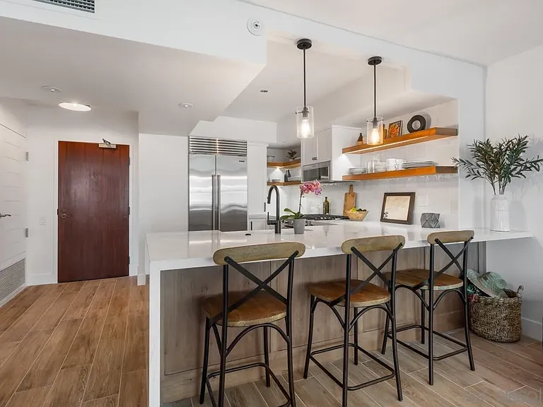 500 W Harbor Dr W #616 — Photo 6