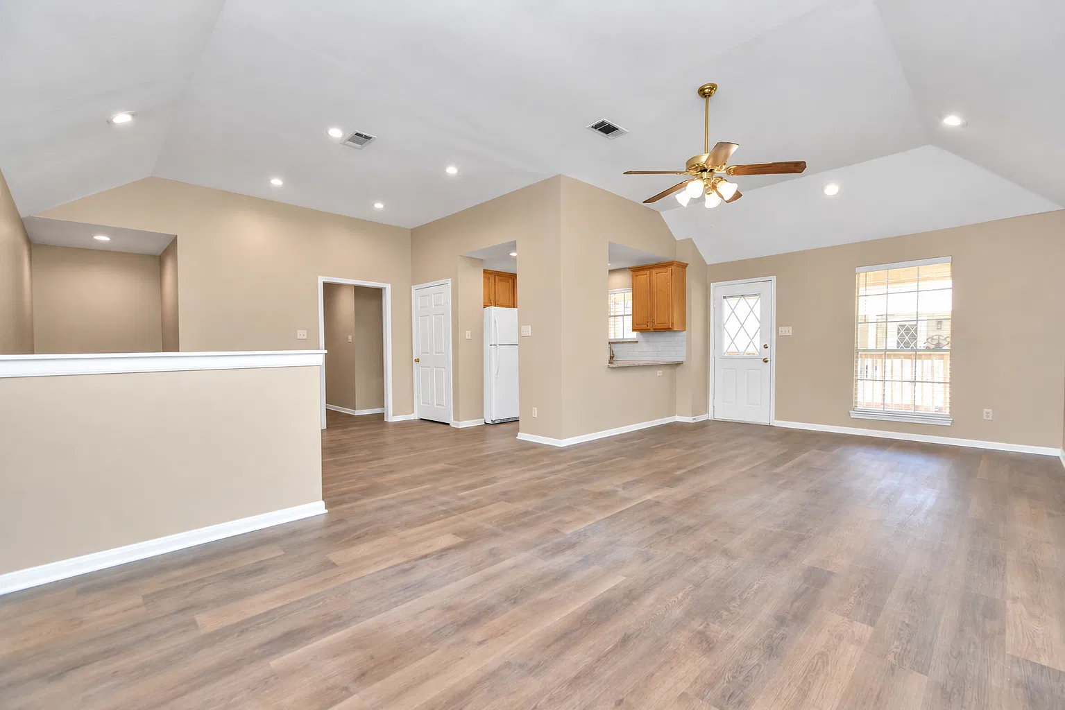 1161 Lovett St — Photo 2