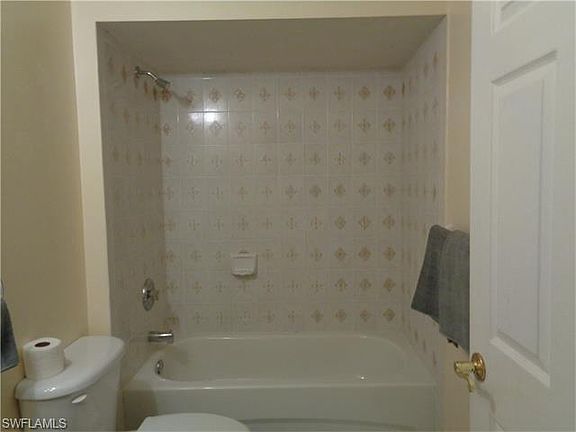 4th image of 4327 SW Santa Barbara Pl