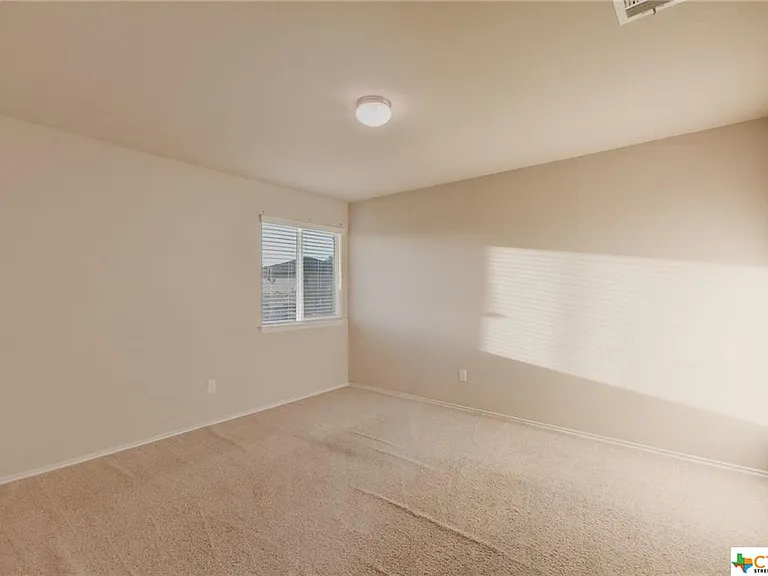 2103 Ryan Dr — Photo 2