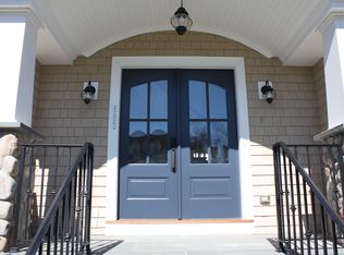 593 Rowland Rd, Fairfield, CT 06824