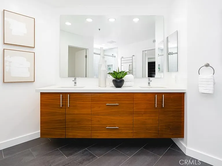 280 Cagney Ln #301 — Photo 38