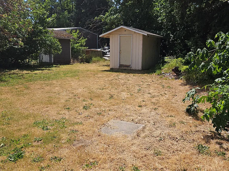 325 SW 7th Ave — Photo 8