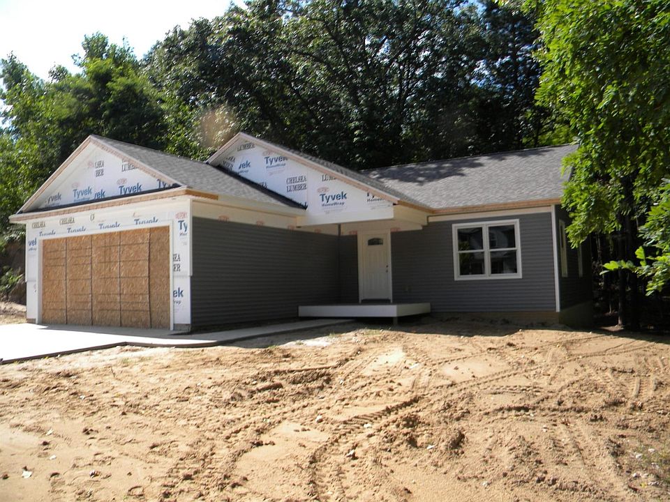 1st image of 515 Emerald Glen Dr
