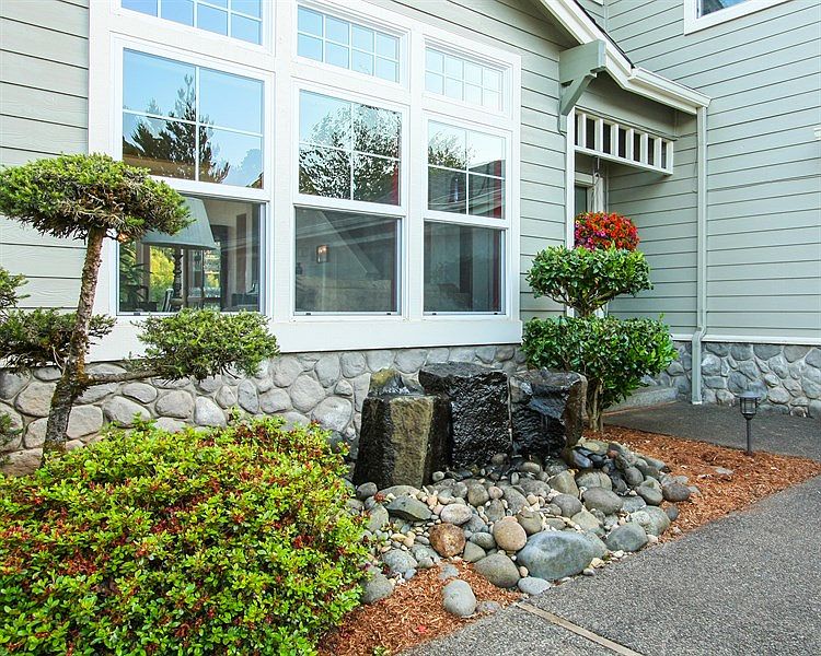 2nd image of 484 Creekside Dr SE