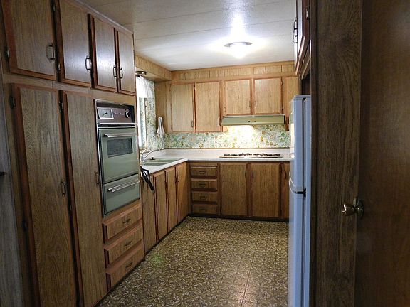 4th image of 1040 38th Ave Spc 44