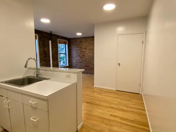 146 Sullivan Street image 1 of 6
