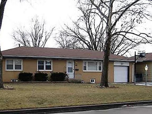 3+ CAR GARAGE SPACE!