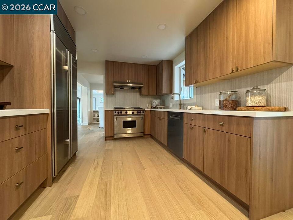 1st image of 3 Mountain View Pl