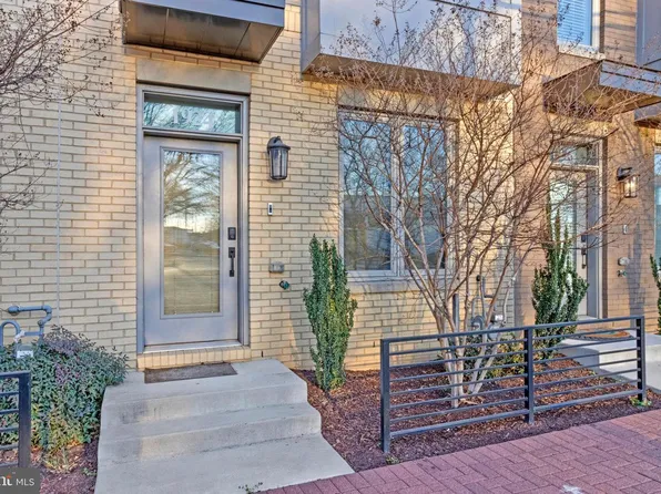 1924 Chapman Ave #10, Rockville, MD 20852