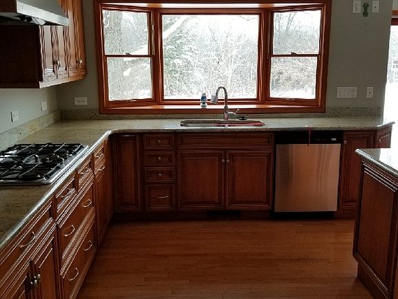 5th image of 738 S Forest Dr