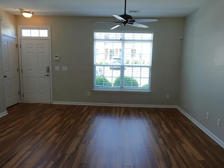 202 Elise Dr #1 — Photo 7