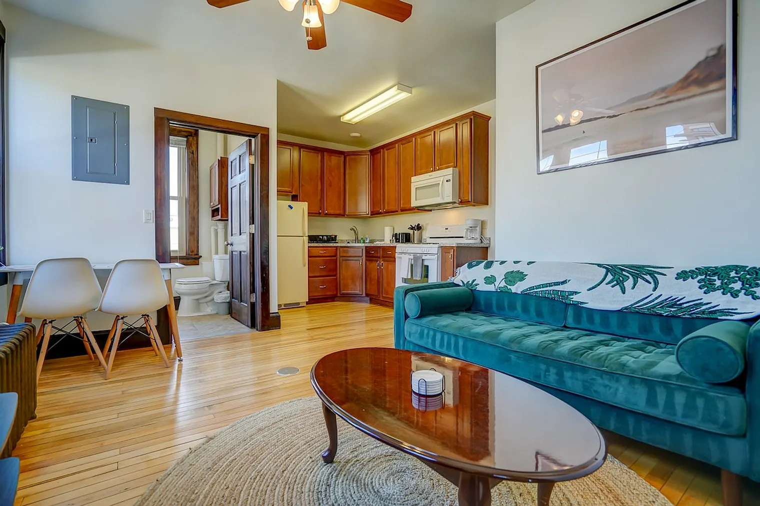 1 bed, 1.0 bath, 398 sqft, $2,245 — Photo 2