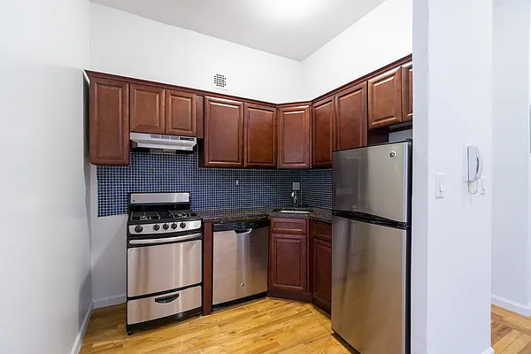 Rented by City Connections Realty | media 5