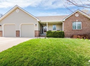 2023 Sunnymeade Rd, Manhattan, KS 66502