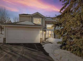 2829 Coach Ln, Chanhassen, MN 55317