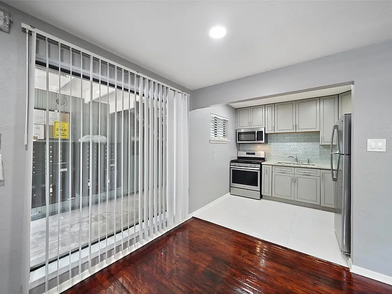 311 Hawthorne St #1 — Photo 7