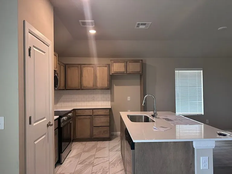 8109 Solare Pl — Photo 4