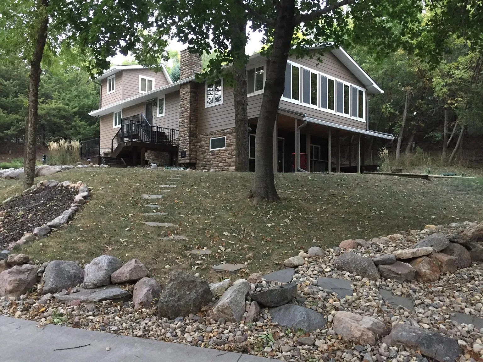 144 Acorn Dr — Photo 1