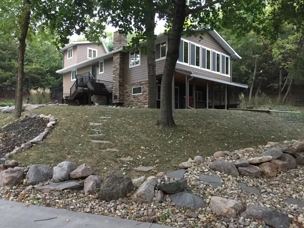 144 Acorn Dr, Yankton, SD 57078